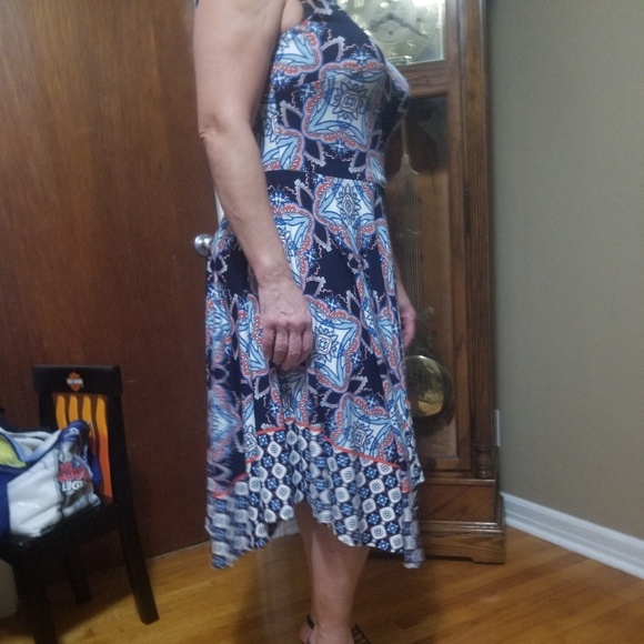 Woman  Dress - Picture 2 of 2